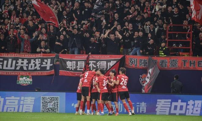 转折点！巴塞罗那篮板制胜，中超冲刺阶段攻防权衡，引发热议，年轻球员得到机会(西甲皇家社会巴塞罗那技术分析)-开云登录入口